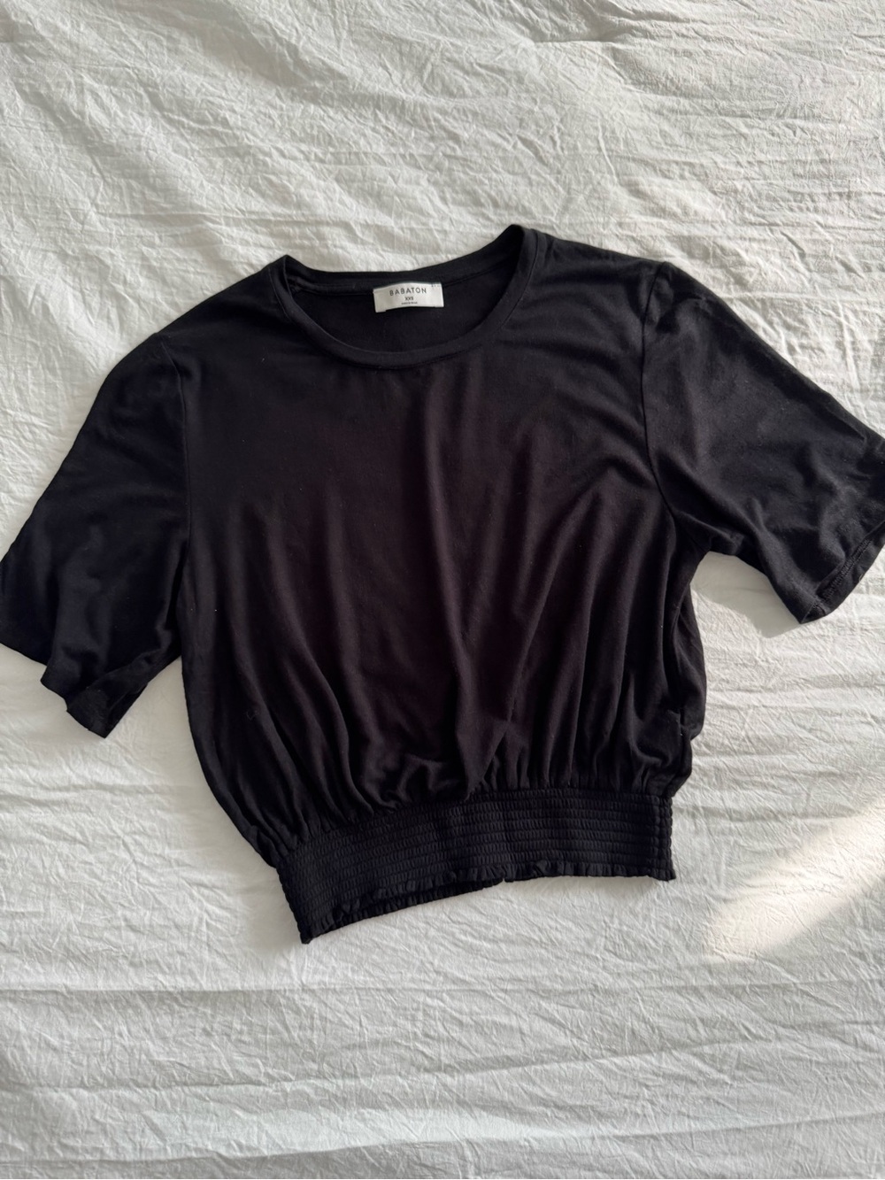Aritzia Babaton Cropped Smocked Hem Crewneck Top - Black - Picture 4 of 9